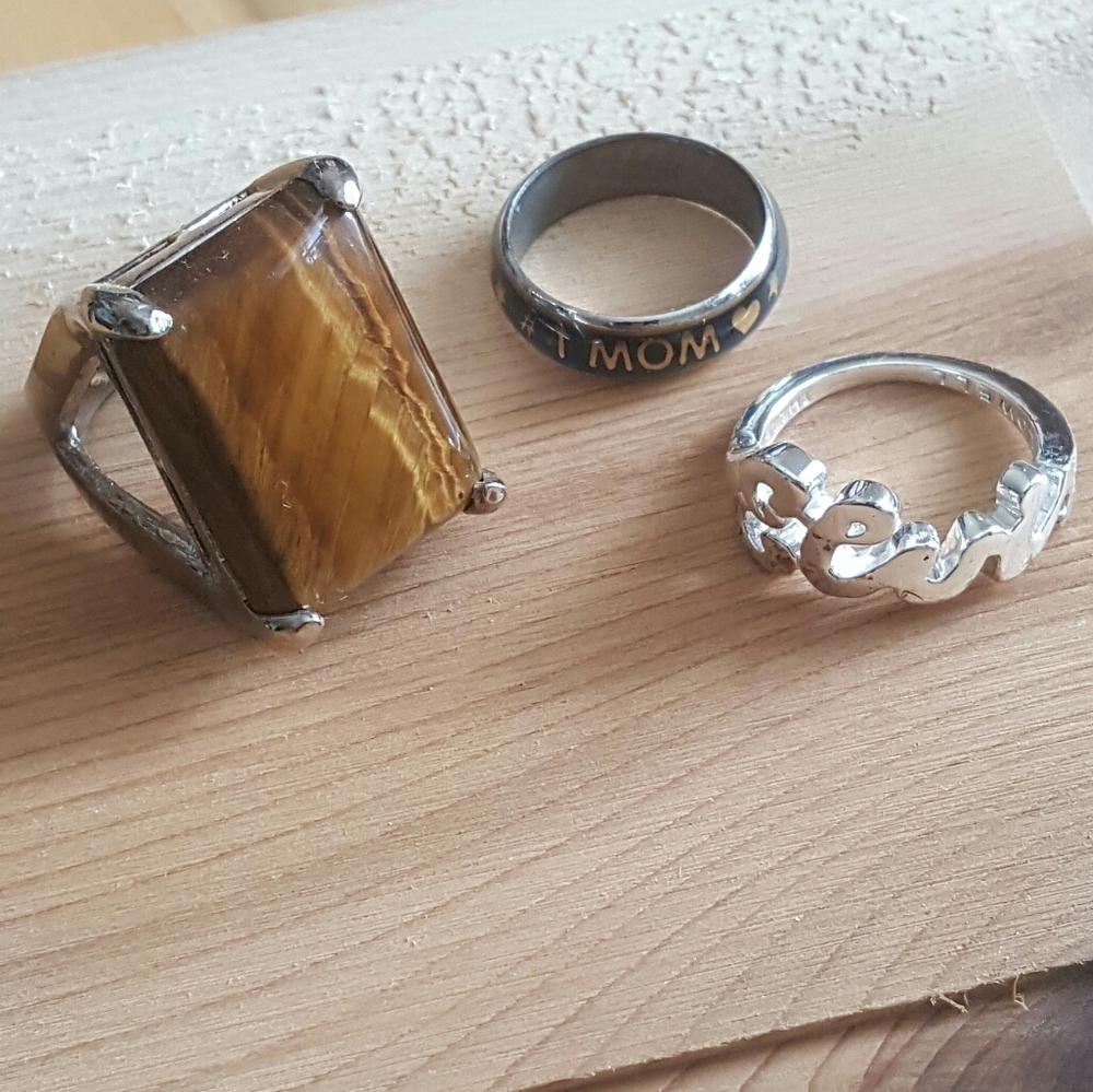 Collection of Rings - Picture 5 of 10